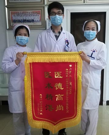 患者女，72岁。头痛、呕吐半月，2020年10月25日入院，诊断“梗阻性脑积水、重型闭合性颅脑损伤”；先后行“脑室改良外引流术”及“脑室腹腔分流术”，术后病情稳定，12月14日出院。