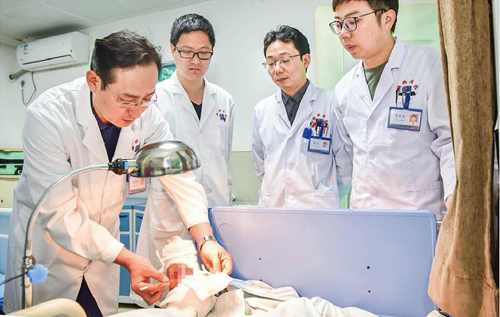 柴亚胜：一个善于钻研的骨科专家